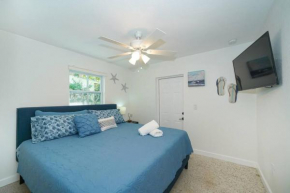 Modern, Fresh - Only 3 miles to the Beach!